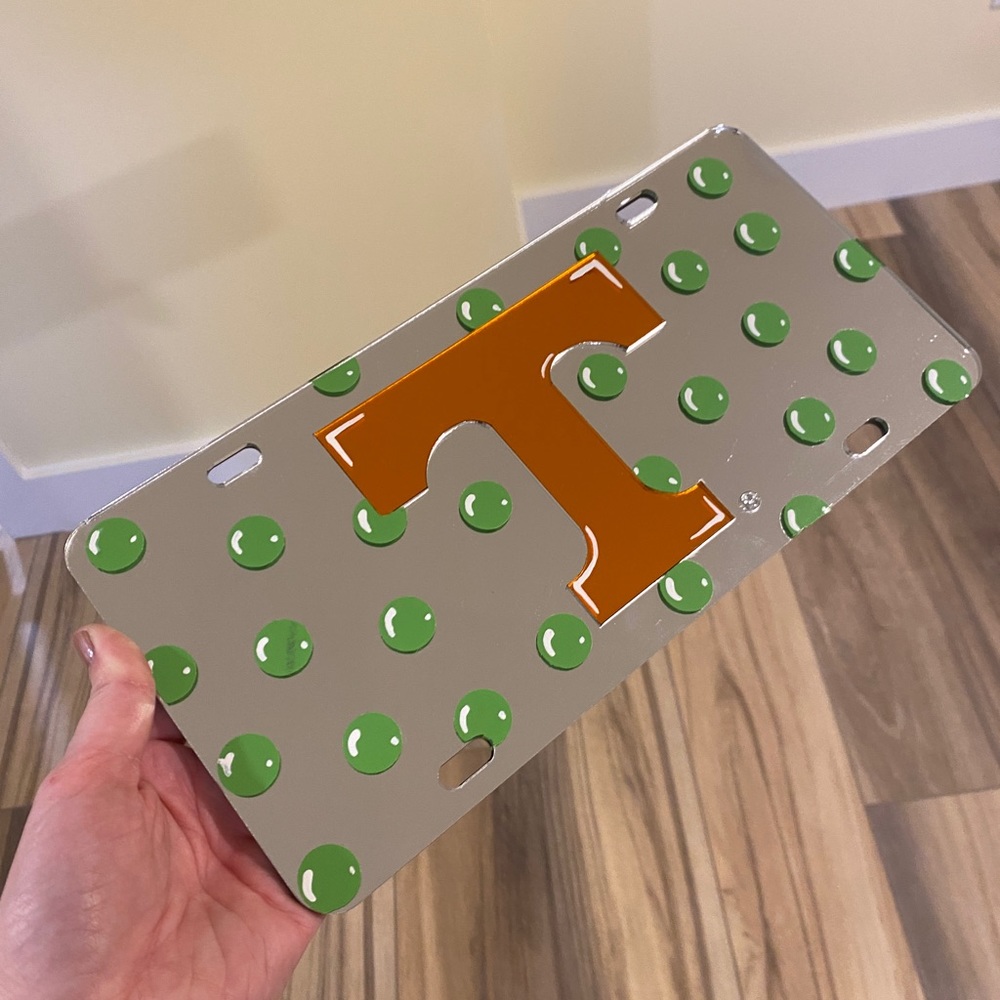 New, Hand painted Tennessee Vols Tag